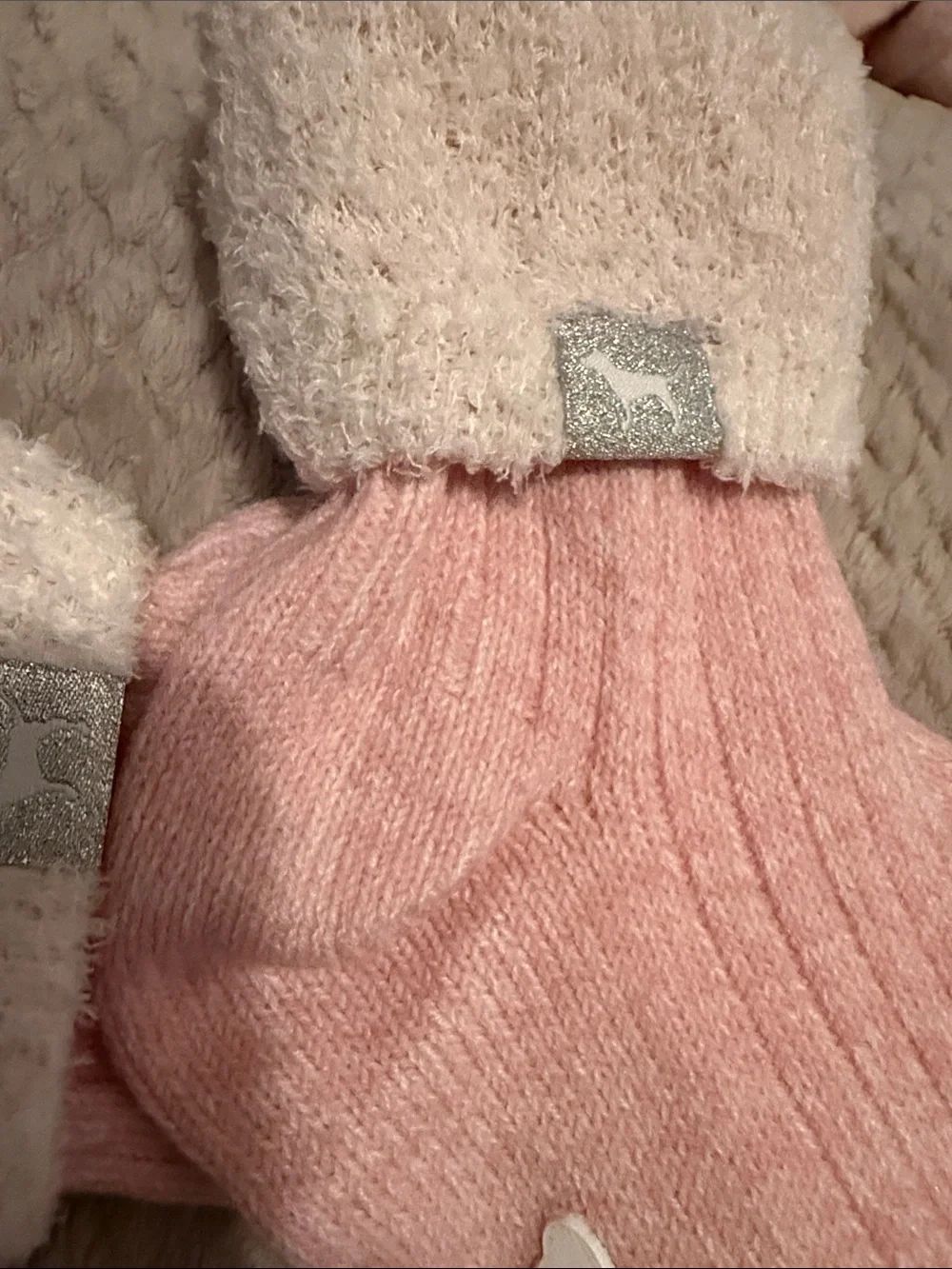 NWOT PINK Victoria's Secret Plush Crew Socks with hearts and dog logo at cuff.
